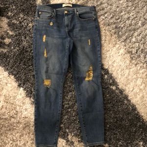 Gap Distressed Ankle Jean